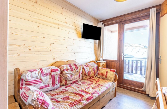 Apartment 'La Croix Du Sud' with Mountain View and Balcony