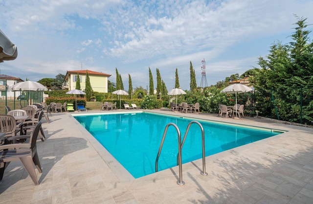 Apartment 'La Palazzina Della Meridiana' with Shared Pool, Wi-Fi and Air Conditioning