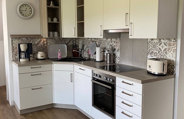 Apartment 'Landhaus Alte Welt Nordseeküste 2' with Private Terrace and Wi-Fi