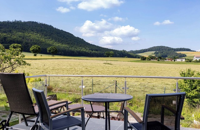 Apartment 'Lerchenweg B' with Shared Terrace, Shared Garden and Wi-Fi