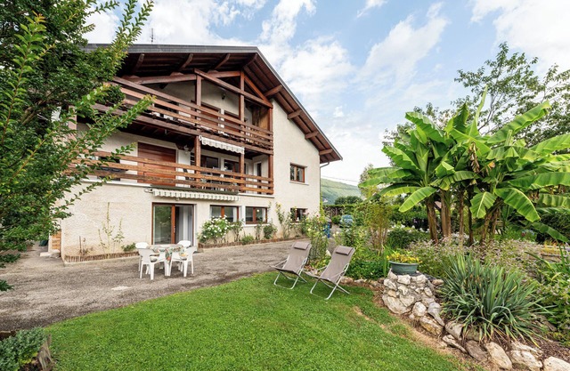 Apartment 'Les Cerisiers - Un Havre De Paix' with Private Terrace, Shared Garden and Wi-Fi