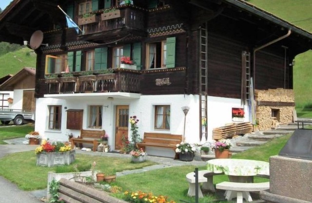 Apartment Meieli in Saanen - 4 persons, 2 bedrooms