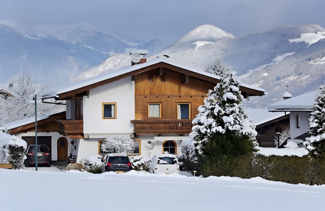 Apartment 'Mia' with Mountain View, Balcony and Wi-Fi