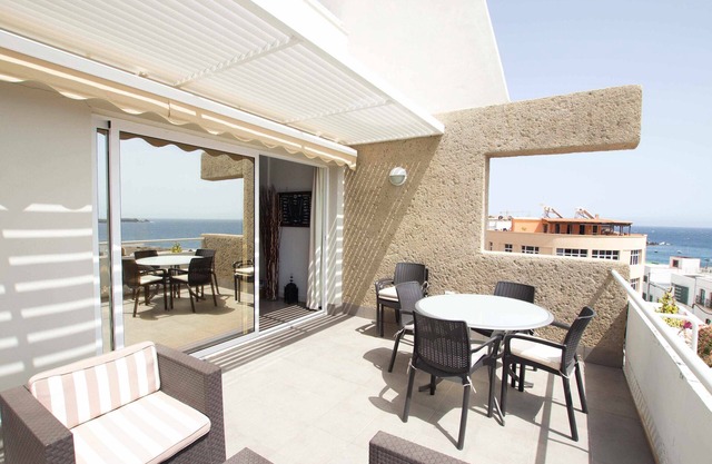 Apartment near the sea