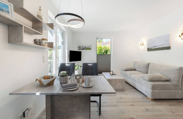 Apartment 'Ostseerauschen - Blaue Welle' with Private Terrace and Wi-Fi