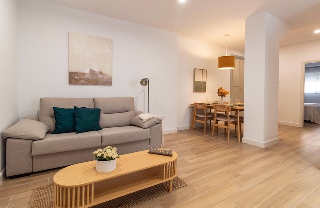 Apartment 'Piso Junto Sta Justa 3' with Wi-Fi and Air Conditioning