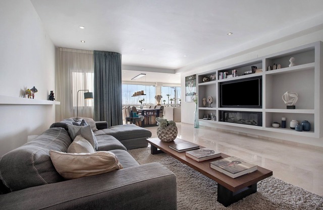 Apartment "Puerto Marina Exclusive" with Sea View & Wi-Fi