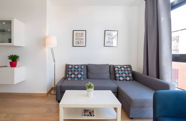 Apartment 'Quiet, Bright and Central' with Shared Terrace, Wi-Fi and Air Conditioning