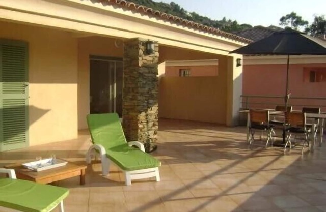 Apartment rental (spacious T2) on Saint Florent roya beach (sand)