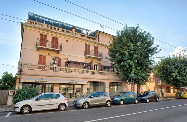 Apartment 'Romantico Monolocale a Ospedaletti' with terrace, garden and Wi-Fi