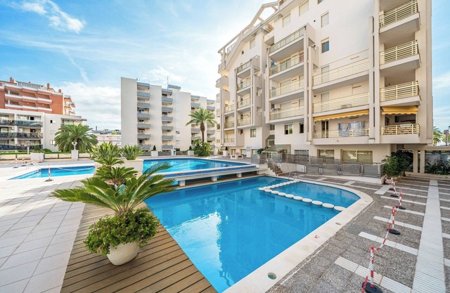 Apartment 'Salou Beach' with Sea View, Wi-Fi and Air Conditioning