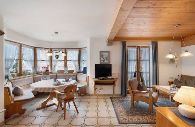 Apartment 'Silberdistel Nr 3' with Mountain View, Shared Garden and Wi-Fi