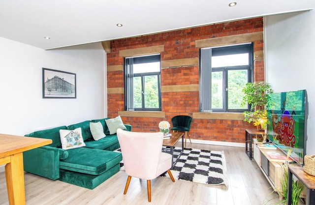 Apartment - Sleeps 4 - Parking - Workspace