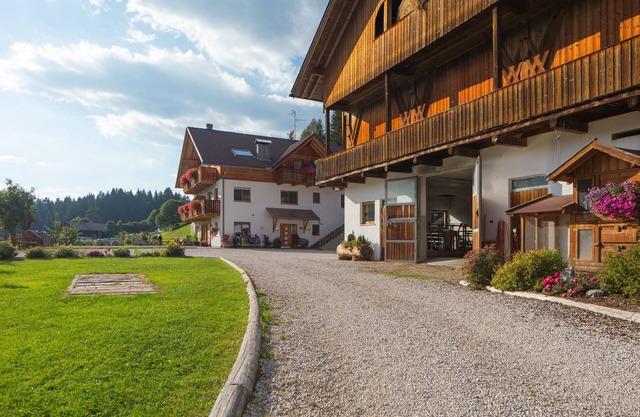 Apartment 'Stoffnerhof Sonnenblume' with Mountain View, Shared Garden and Wi-Fi