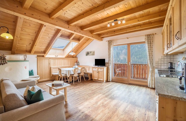 Apartment 'Stoffnerhof Apt Alpenrose' with Mountain View, Shared Garden and Wi-Fi