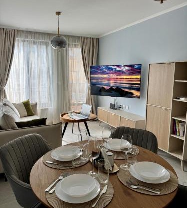 Apartment Summer Vibes