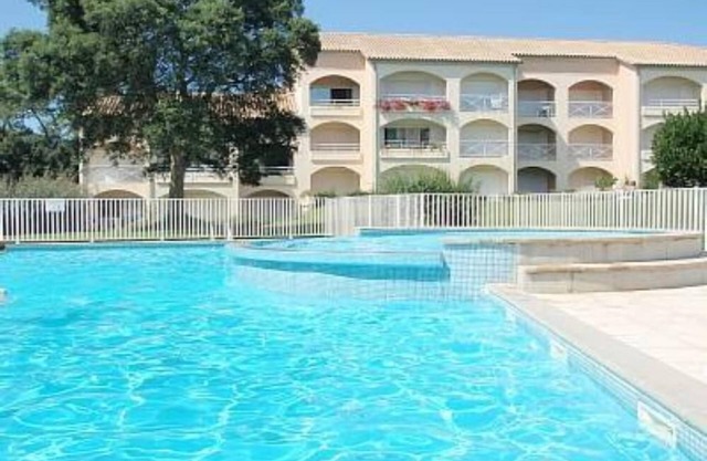 apartment - T2 - 4/6 pax. Between beach and golf. Swimming pool