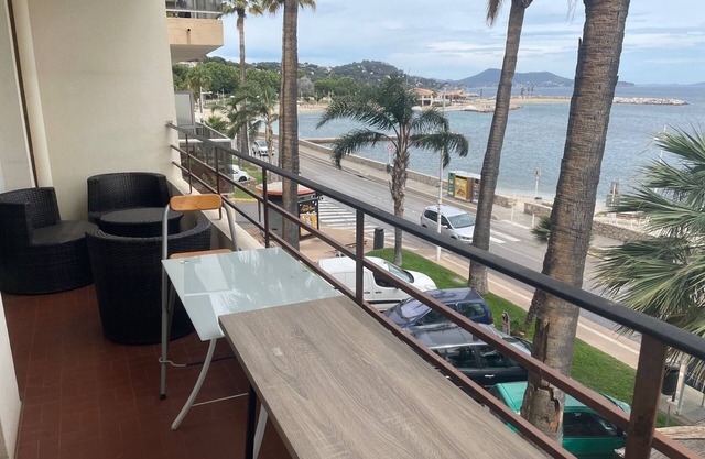 Apartment T3 beachfront 2Mn walk