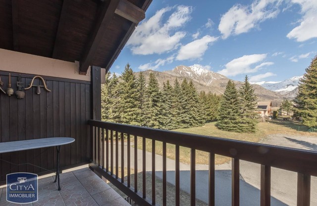 Apartment 'Tallas Pieds Des Pistes' with Mountain View, Balcony and Wi-Fi