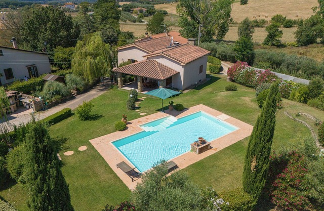 Apartment 'Tonini House' with Private Terrace, Private Garden and Wi-Fi