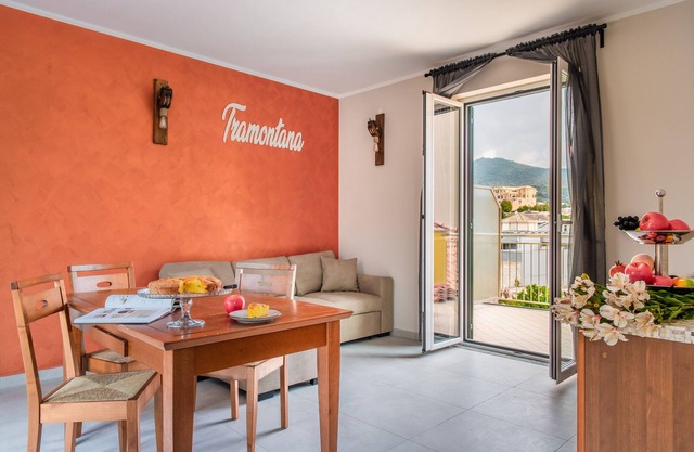 Apartment 'Tramontana' with Private Terrace, Wi-Fi and Air Conditioning