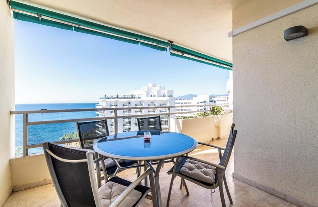 Apartment 'Urban beach Imperator' with Sea View, Pool, A/C & Wi-Fi
