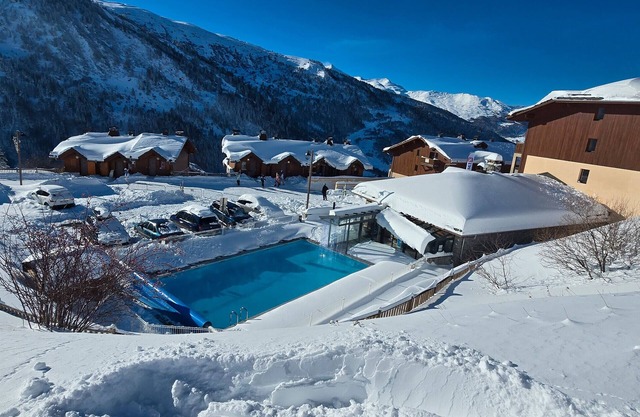 Apartment "Valmeinier 1800" with Mountain View & Shared Pool