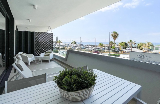 Apartment 'Vidorra Sealine' with Sea View, Wi-Fi & A/C