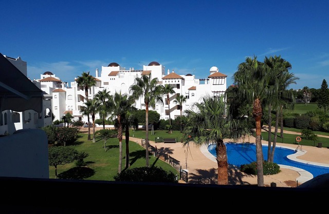 Apartment with AC in Costa Ballena on a golf course 10 minutes from the beach