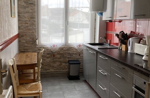 Apartment with balcony facing the sea for 4 people. Rated ⭐️⭐️⭐️ WIFI