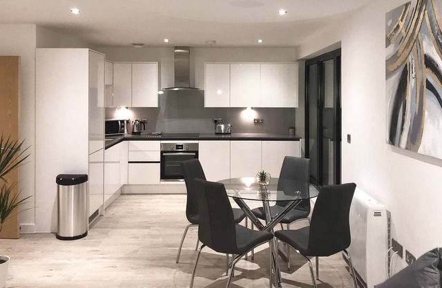 Apartment with Balcony at Morland House Apartments
