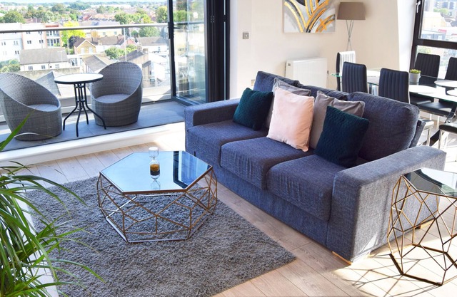 Apartment with Balcony at Morland House Apartments