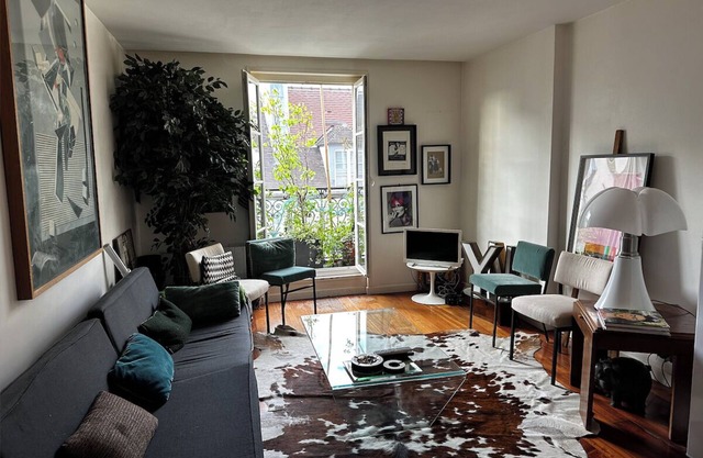 Apartment with balcony in the heart of the Marais