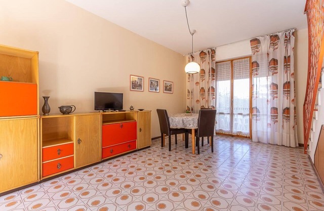 Apartment with garden 300 mt. from the sea