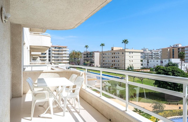 Apartment with pool 5km from Port Aventura