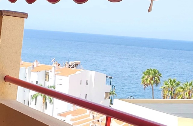 Apartment with sea views and communal pool