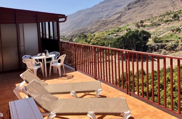 APARTMENT WITH TERRACE, OUTDOOR DINING ROOM, CENTRAL,