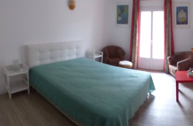 Apartment with terrace overlooking the lake, a stone's throw from the port