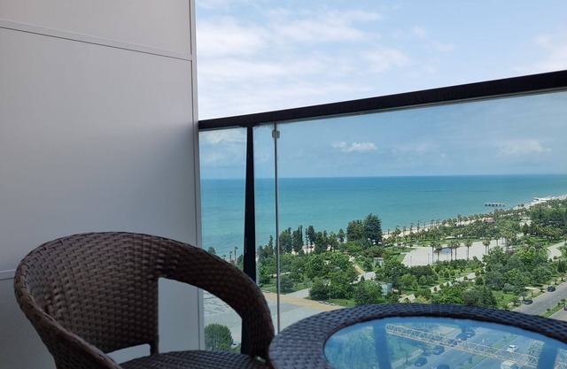Apartment with view of the sea and city 2