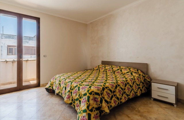 Apartment 'Zio Gianni' with Private Garden and Balcony