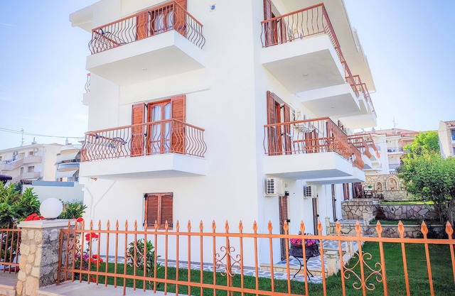 Apartments Eytyxia