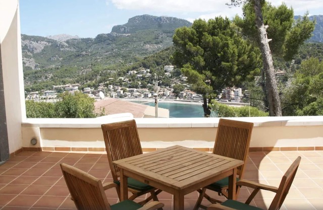 Apartments with swimmingpool, terrace and stunning views over the Port de Soller