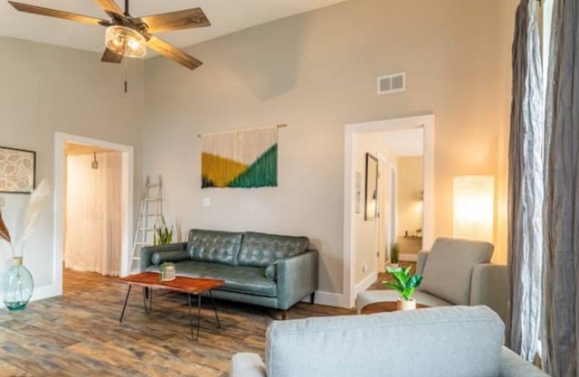 Apex Escape in Historic Downtown