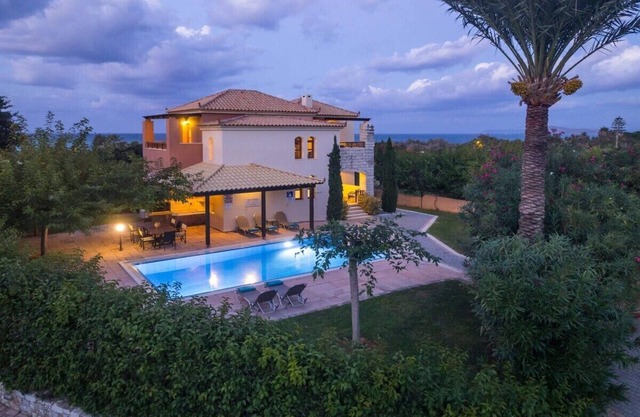 Aphrodite Luxury Villa (Iason Villas), 4 Bedrooms, Garden, Next To Maleme Beach