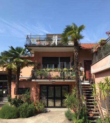 Appartamento con terrazza e posto auto Libri e Giardini