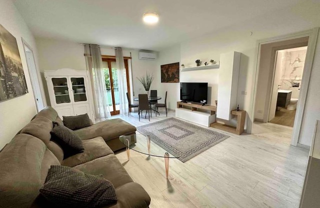 Appartamento Luminoso Domus EUR
