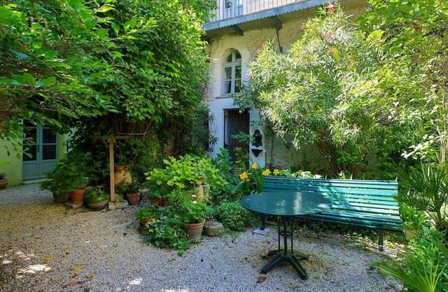 Appartement DE Caractere DE 78 M2 Dans Cloitre DE Couvent 17eme