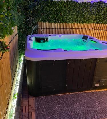 Appartement avec Jaccuzi & Jardin