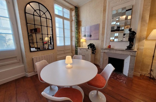 Appartement central typiquement bordelais