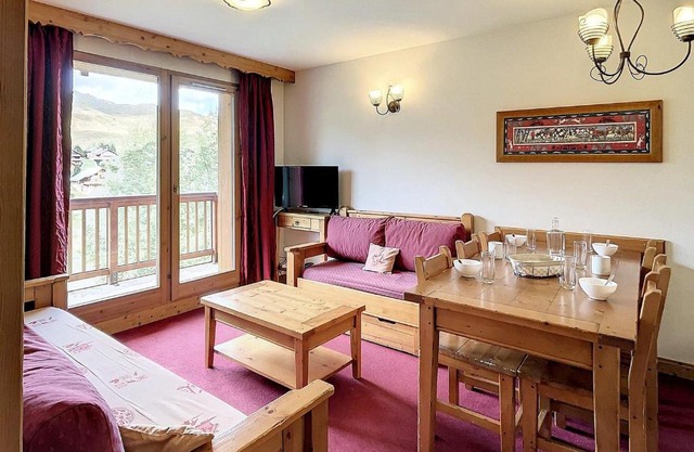 Appartement cosy avec balcon, parking, piscine et navette à 150m du centre et 500m des pistes - FR-1-267-272